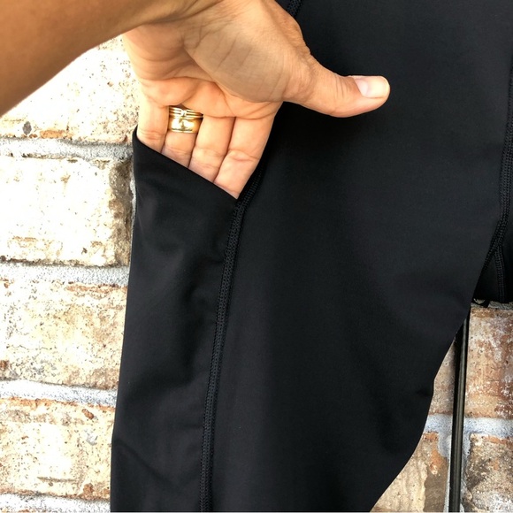 ATHLETA Ultimate Stash Pocket Black Crop Leggings M (Tall) - Picture 7 of 15